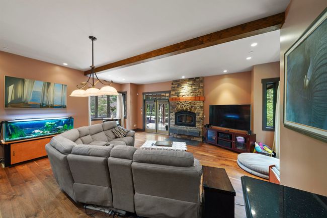 27714 Aspen Pl, House other with 5 bedrooms, 5 bathrooms and 8 parking in Maple Ridge BC | Image 15