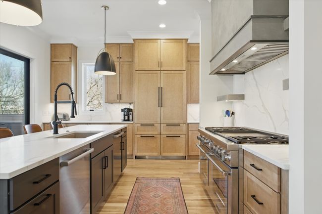 305 37 Th Ave N, House other with 5 bedrooms, 6 bathrooms and 1 parking in Nashville TN | Image 16