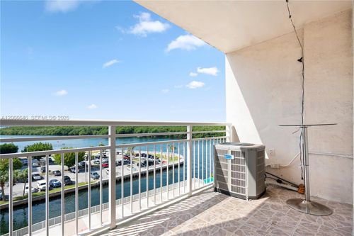 606-400 Kings Point Dr, Sunny Isles Beach, FL, 33160-4776 | Card Image