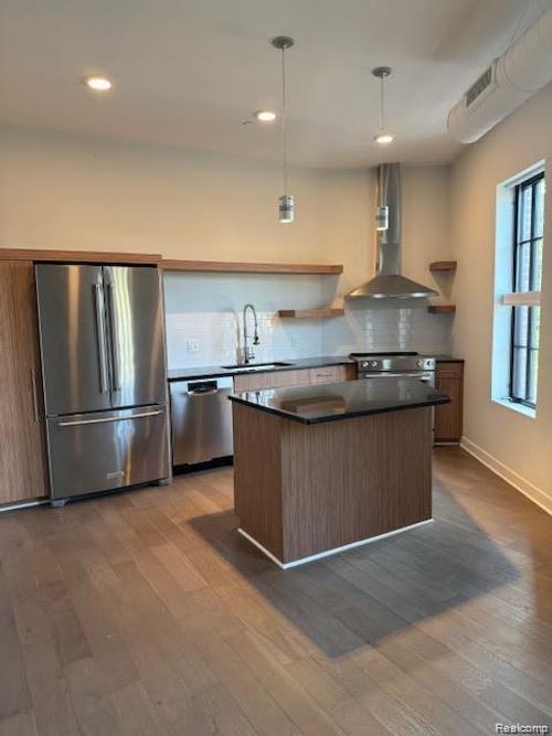 2a-804 N Main St, Rochester, MI, 48307-1431 | Card Image