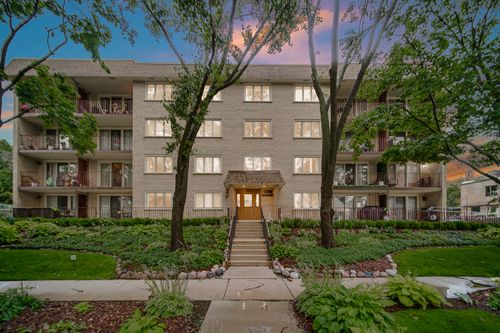 302-225 E Wing St, Arlington Heights, IL, 60004-6044 | Card Image