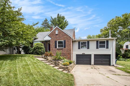2106 Chaparral St, Kalamazoo, MI, 49006-1381 | Card Image