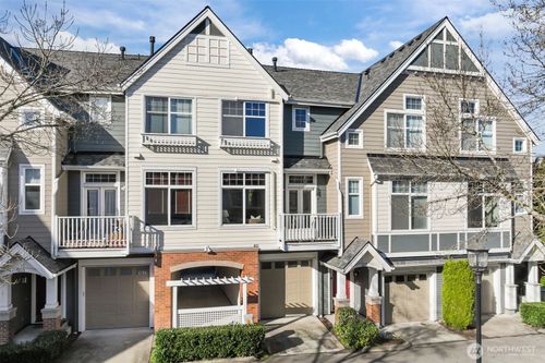 1621-1621 Huckleberry Cir, Issaquah, WA, 98029-7655 | Card Image