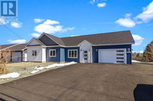 214 St.Thomas Line, Paradise, NL, A1L2S4 | Card Image