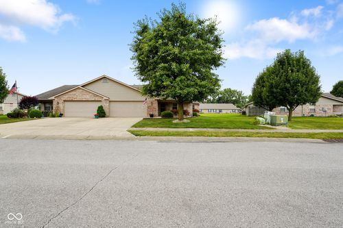 4001 Oakfield Dr, Indianapolis, IN, 46237-3851 | Card Image