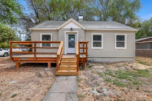 360 N 10th E, Mountain Home, ID, 83647-2827 | Card Image