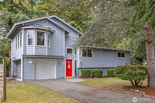9120 209th Ave Ne, Redmond, WA, 98053-7613 | Card Image