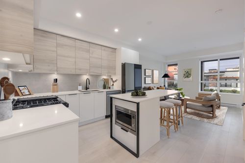 206-30494 Cardinal Ave, Abbotsford, BC, V2T0L9 | Card Image