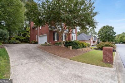 5359 Dunwoody Club Creek, House other with 3 bedrooms, 2 bathrooms and 2 parking in Atlanta GA | Image 3