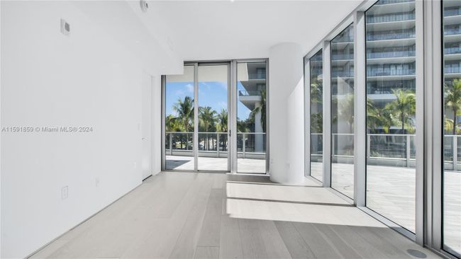 204 - 801 S Pointe Dr, Condo with 2 bedrooms, 2 bathrooms and null parking in Miami Beach FL | Image 21