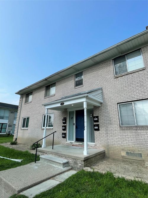 apt-211-22148 Dante St, Oak Park, MI, 48237-2839 | Card Image