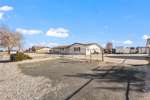 16405 Mesa St, Hesperia, CA, 92344 | Card Image