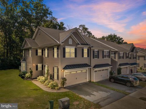 25-301 Kemper Dr, HONEY BROOK, PA, 19344-8633 | Card Image