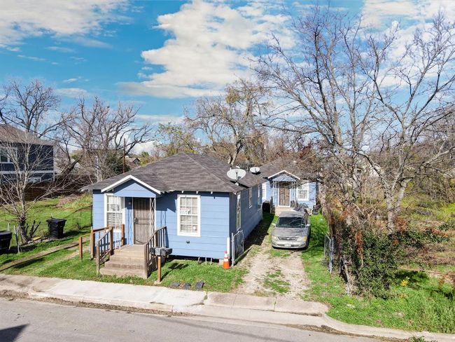 Additional triplex for sale on the same street at 3417 Bremond. | Image 5