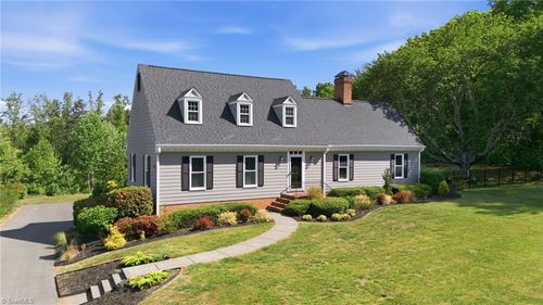 725 Academy St, Rural Hall, NC, 27045-9136 | Card Image