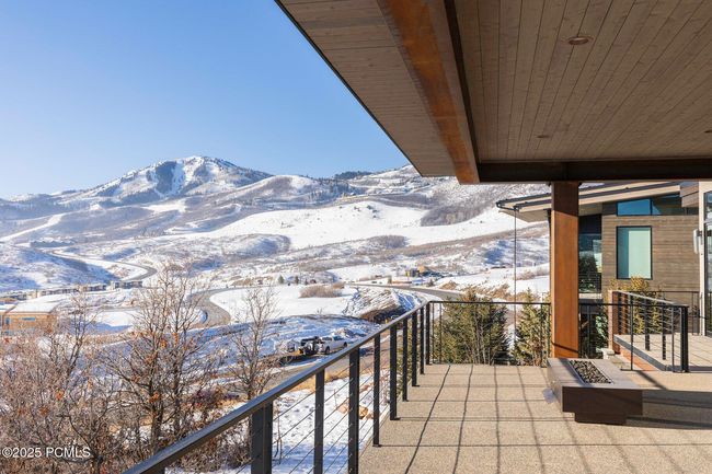 1817 W Skyridge Dr, Home with 5 bedrooms, 6 bathrooms and null parking in Mayflower Mnt UT | Image 11