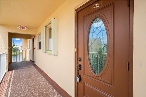 apt-302-2811 N Pine Island Rd, Sunrise, FL, 33322-2368 | Card Image