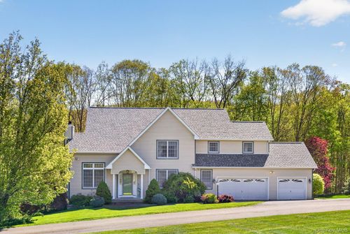6 Martingale Way, Pawling, NY, 12564-2166 | Card Image