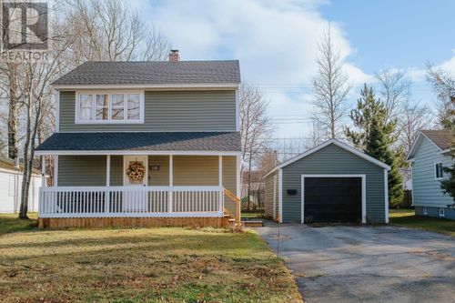 135 Elizabeth Dr, Gander, NL, A1V1H2 | Card Image