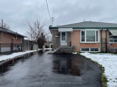 MAIN - 137 Raylawn Cres, Home with 3 bedrooms, 1 bathrooms and 3 parking in Georgetown ON | Image 1