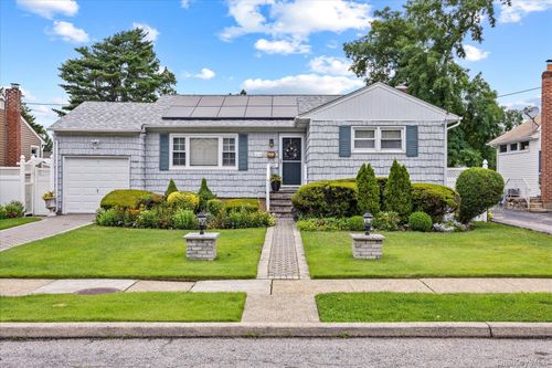 1219 Warwick St, Uniondale, NY, 11553-1416 | Card Image
