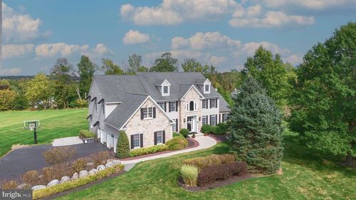 2 Dairy Farm Ln, Lambertville, NJ, 08530-3527 | Card Image