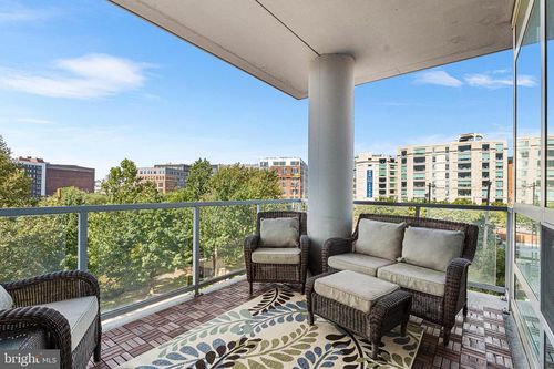 unit-f305-901 N Penn St, PHILADELPHIA, PA, 19123-3242 | Card Image