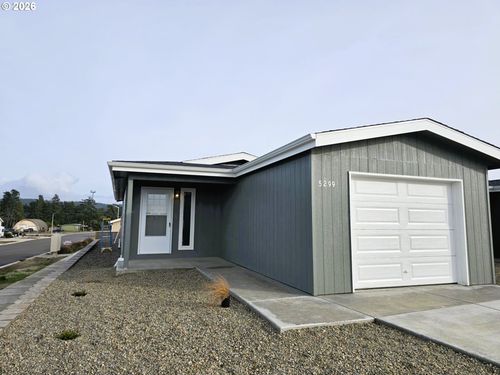 5299 Maple St, Florence, OR, 97439 | Card Image