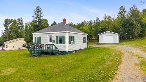 416 Vale Rd, New Glasgow, NS, B2H4W8 | Card Image