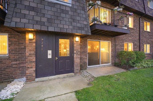 1s-9386 Bay Colony Dr, Des Plaines, IL, 60016-3769 | Card Image
