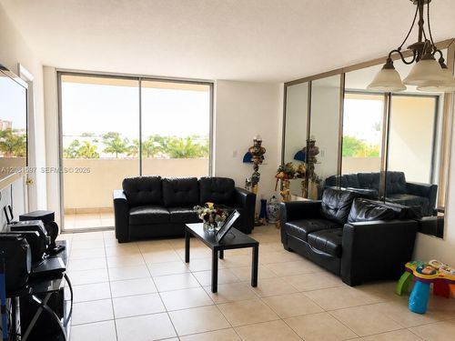 1561-10090 Nw 80th Ct, Hialeah Gardens, FL, 33016-2289 | Card Image