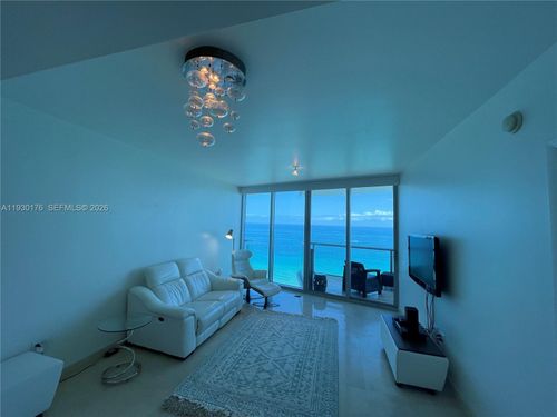 1806-17001 Collins Ave, Sunny Isles Beach, FL, 33160-3674 | Card Image