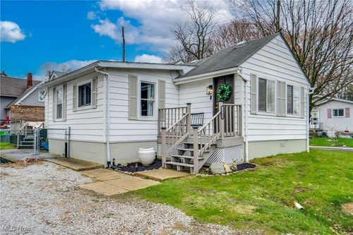 1517 2nd St, Lakemore, OH, 44250-9509 | Card Image