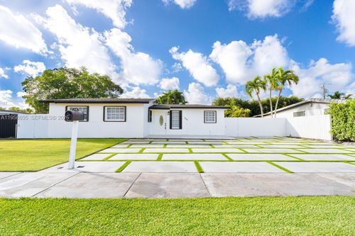 7884 Nw 175th St, Hialeah, FL, 33015-3634 | Card Image