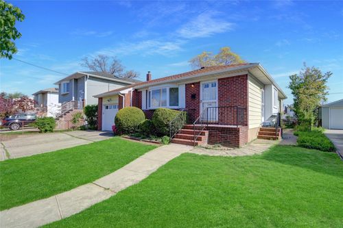 159 E New York Ave, Valley Stream, NY, 11580-6014 | Card Image