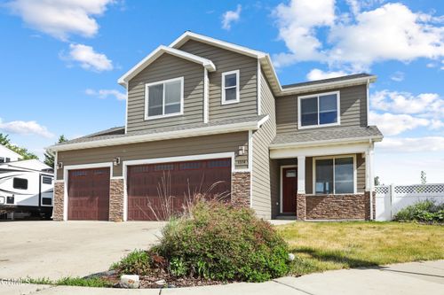 1704 22nd St W, Williston, ND, 58801-2526 | Card Image