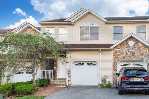 136 Springhill Dr, Morris Plains, NJ, 07950-1184 | Card Image