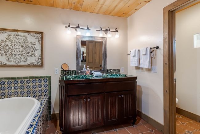 514 W Austin St, Home with 2 bedrooms, 2 bathrooms and null parking in Fredericksburg TX | Image 11