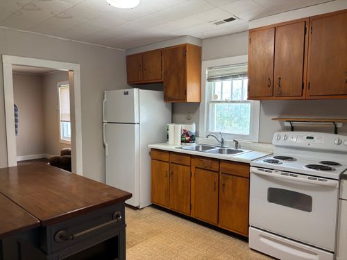2364 Two Rivers Rd, Highlandville, MO, 65669-8026 | Card Image
