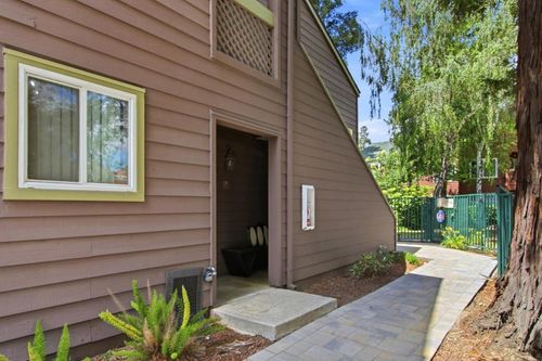 678 Teatree Ct, San Jose, CA, 95128-4723 | Card Image