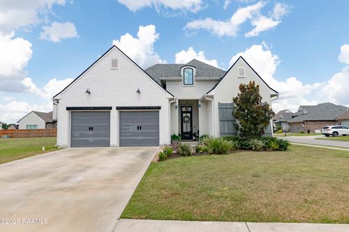 111 Portside Dr, Broussard, LA, 70518-5337 | Card Image