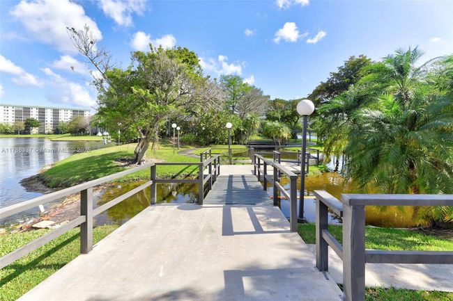 APT-908 - 2334 S Cypress Bend Dr, Condo with 3 bedrooms, 2 bathrooms and null parking in Pompano Beach FL | Image 37