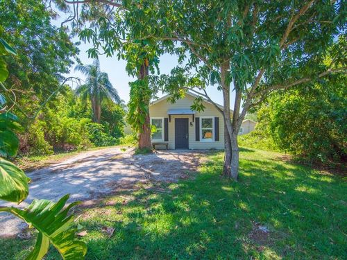 1325 17th Ct Sw, Vero Beach, FL, 32962-6210 | Card Image