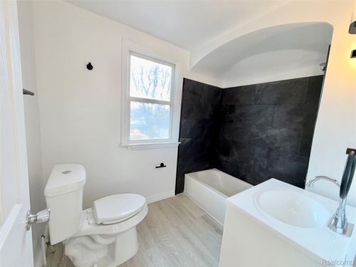 9899 Balfour Rd, Detroit, MI, 48224-2508 | Card Image