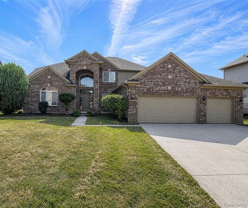 39710 Offshore Dr, Harrison Twp, MI, 48045-1557 | Card Image