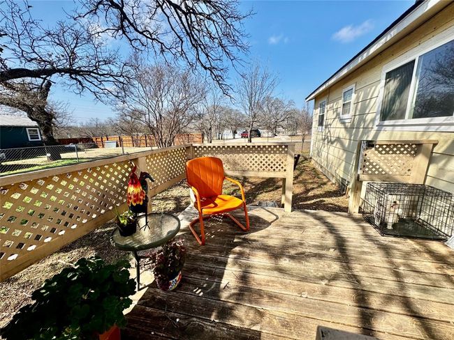 302 E Castlewood Dr, House other with 2 bedrooms, 1 bathrooms and 4 parking in Granite Shoals TX | Image 6