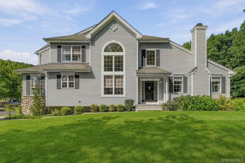 10 Willow Ct, Tuxedo Park, NY, 10987-4813 | Card Image