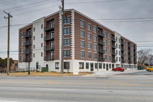 208-9201 N Milwaukee Ave, Niles, IL, 60714-1301 | Card Image