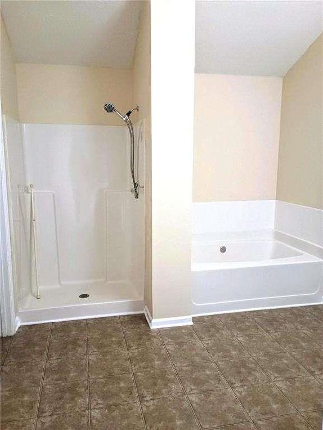 6398 Shadow Sq, Townhouse with 3 bedrooms, 4 bathrooms and 2 parking in Lithonia GA | Image 17
