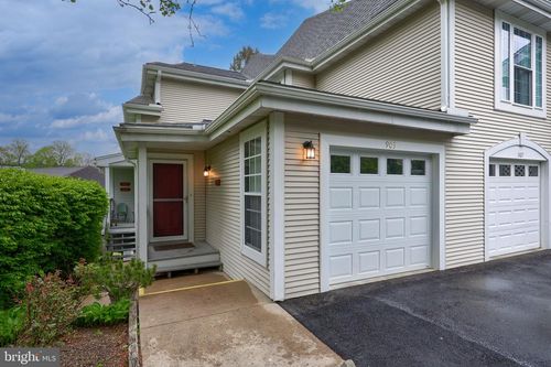 903 Country Place Dr, LANCASTER, PA, 17601-7108 | Card Image